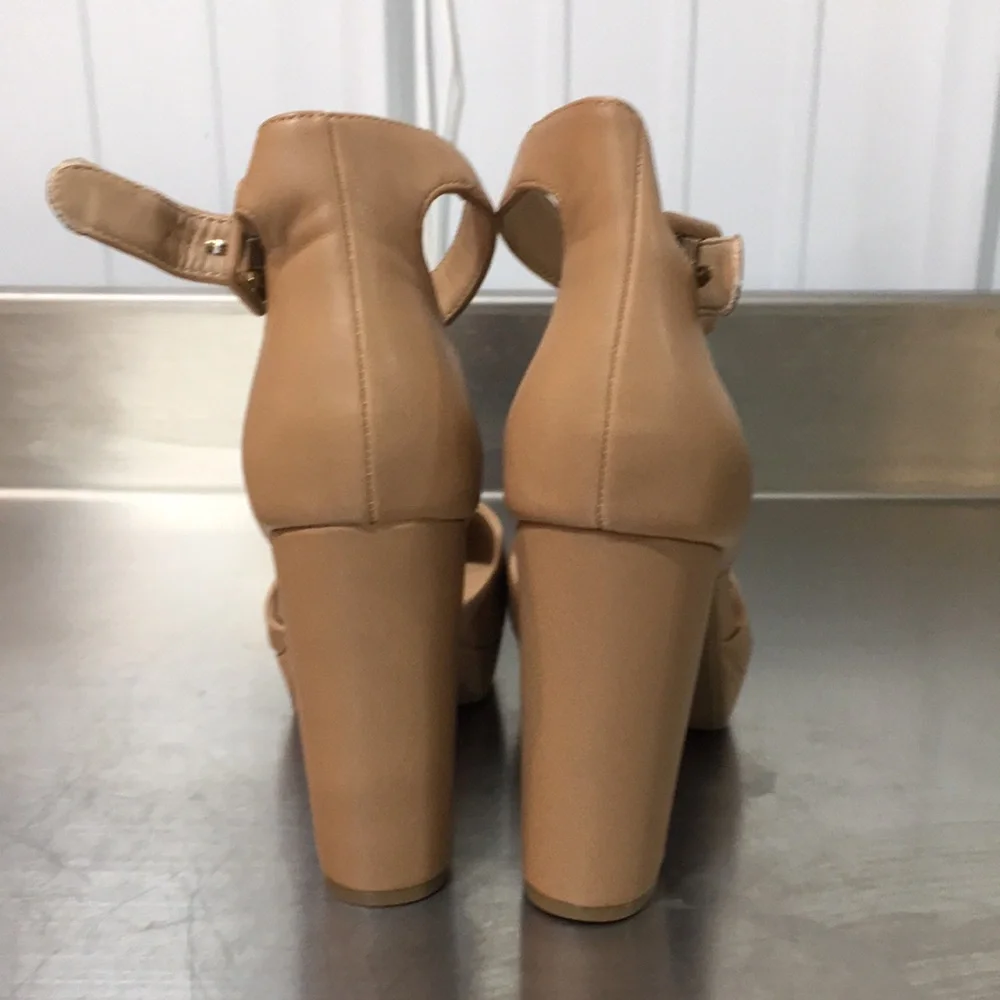 Sun and stone Elegant Tan Women's Heels Size 9 - Picture 3 of 5